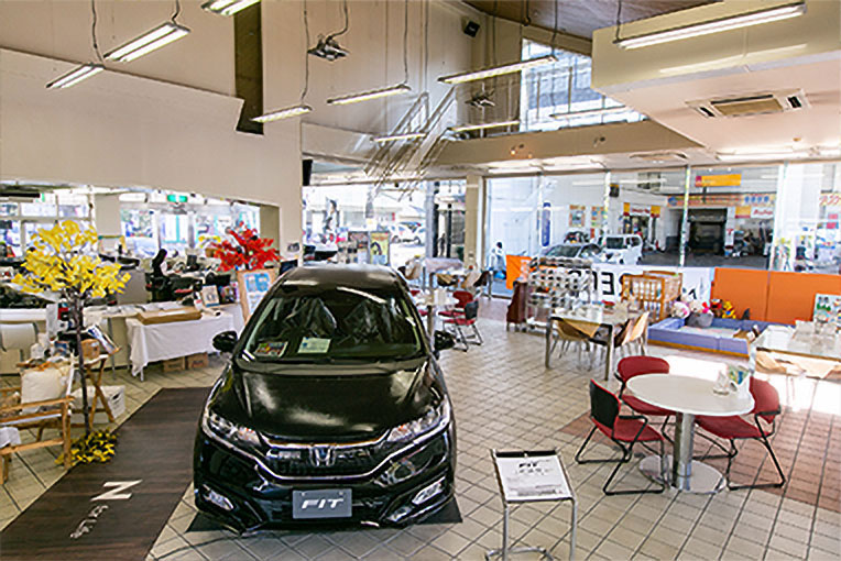 Honda Cars 洛中 吉祥院店　店内